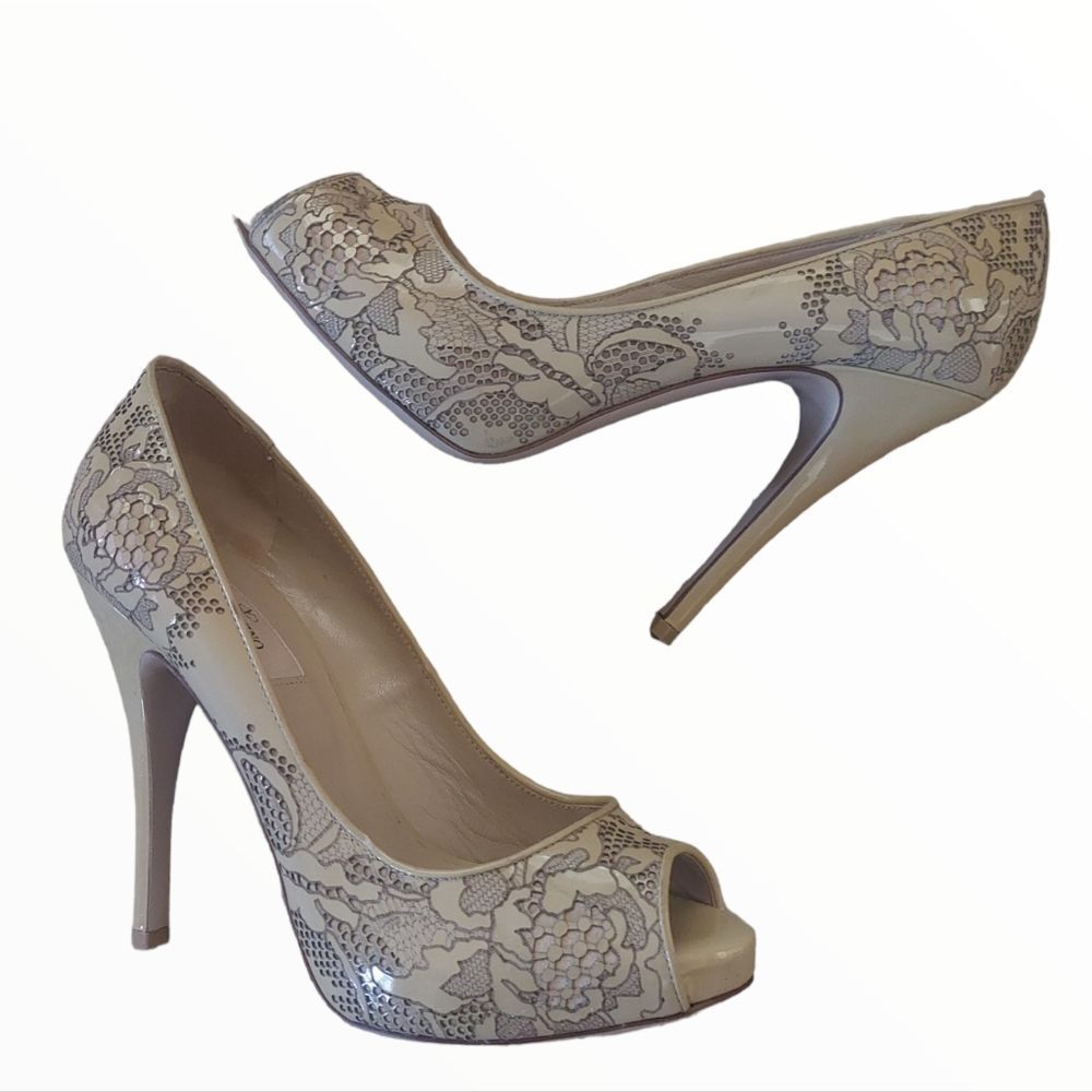 Valentino Garavani Nude Patten Leather Lace Platform Peep Toe Pumps Heels